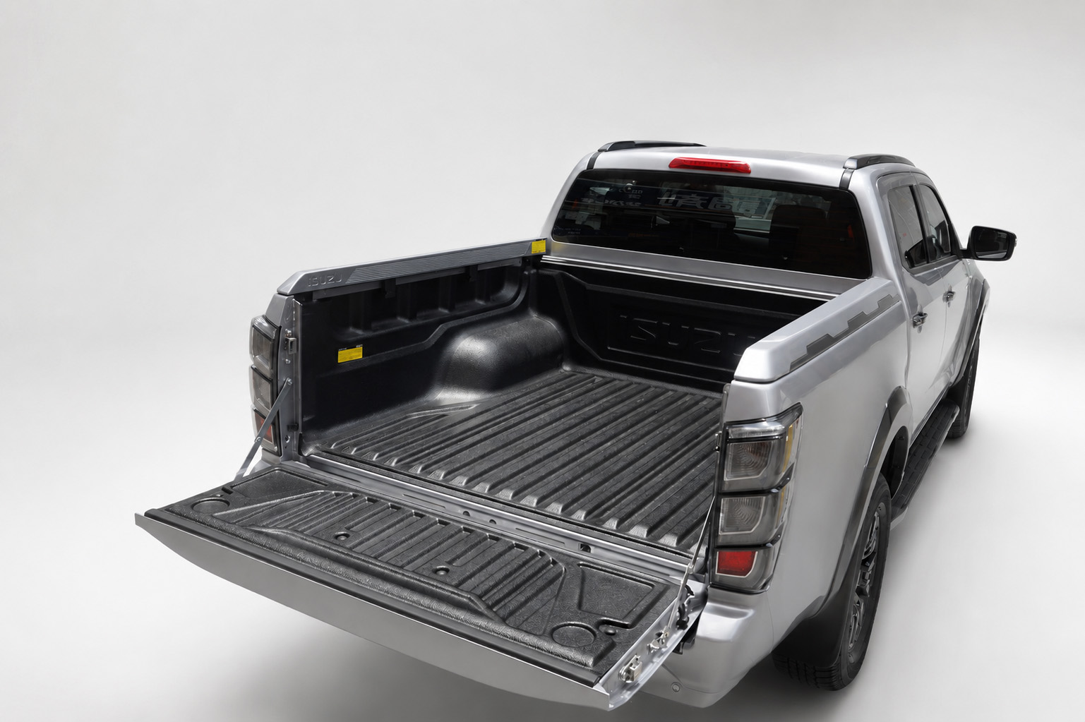 いすゞのピックアップ「D-MAX」の輸入販売が開始 〜 画像7