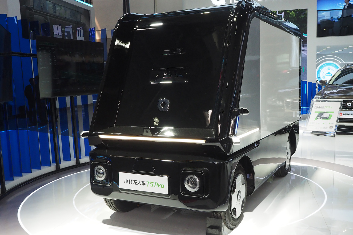 運転席レスの商用車