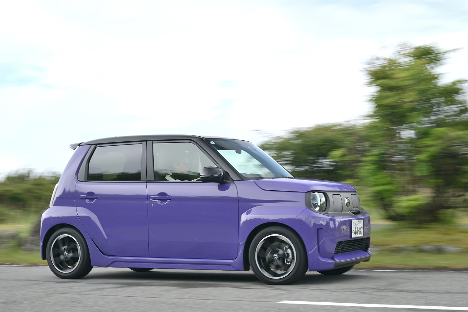 ホンダSuper-ONEの走行シーン