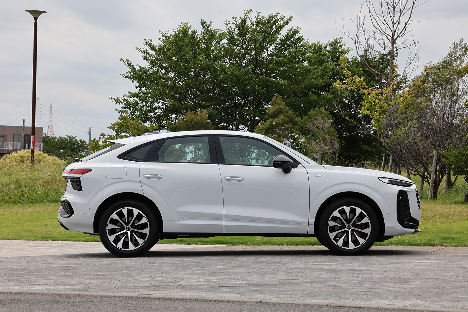 アウディ Q3 Sportback TFSI quattro 150kW advanced