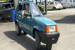 イタリア人ユーチューバーが作った車幅50センチのフィアット・パンダがいろいろヤバい
