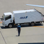 【画像】これまでディーゼル車だった空港内のカーゴトラックにEVを導入！　「ANA×いすゞ」の取り組みの狙いとは 〜 画像6