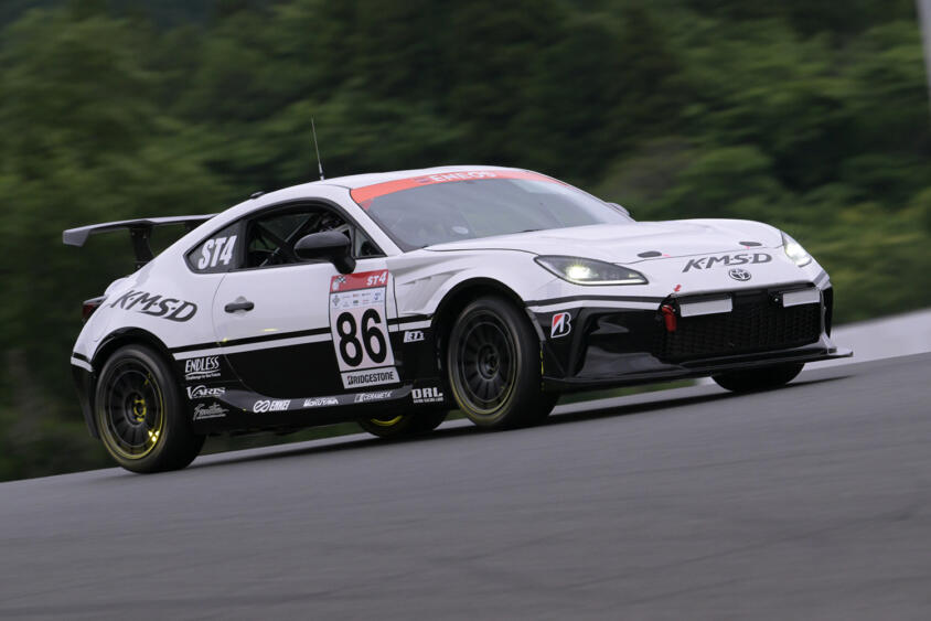 中に入って走って初めてわかった！　家族と知人で頑張る純プライベーターチームがＳ耐に参戦するワケ