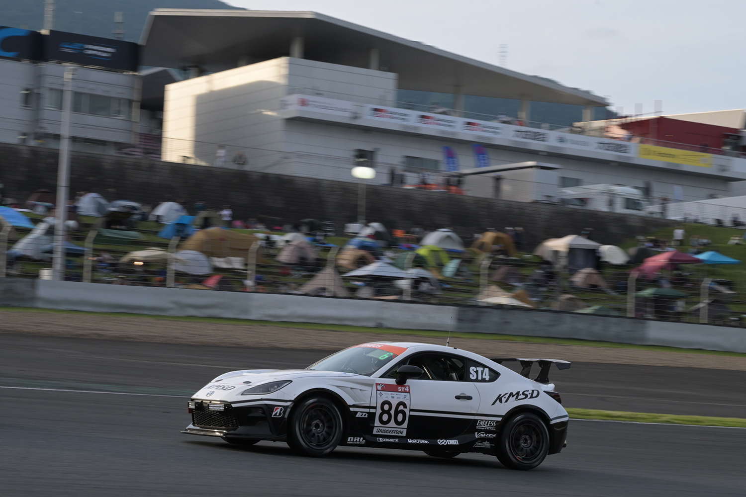 ST-4クラスを戦い抜く86号車「K・M・S・D GR86」の団結力に感激 〜 画像32