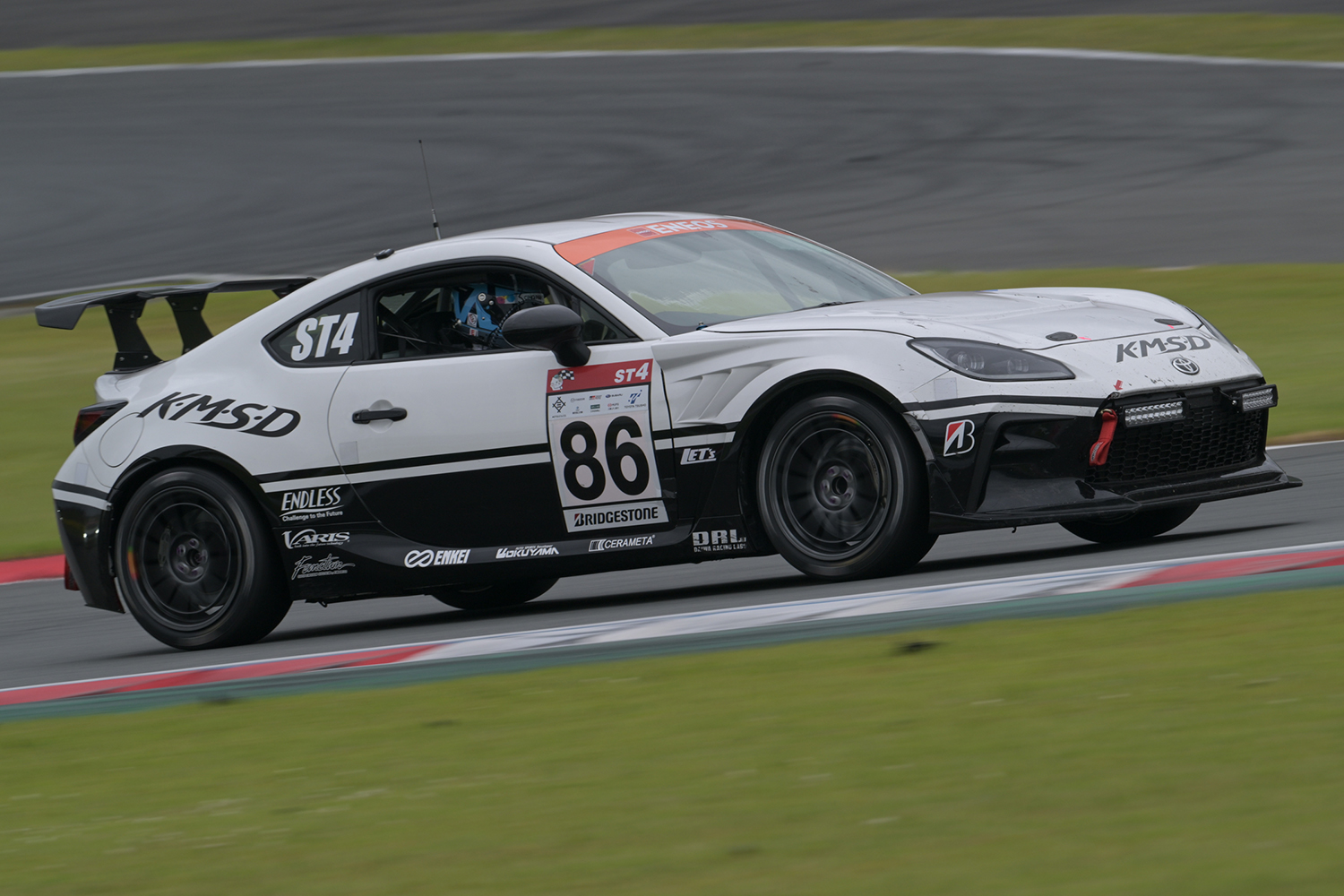 ST-4クラスを戦い抜く86号車「K・M・S・D GR86」の団結力に感激 〜 画像69