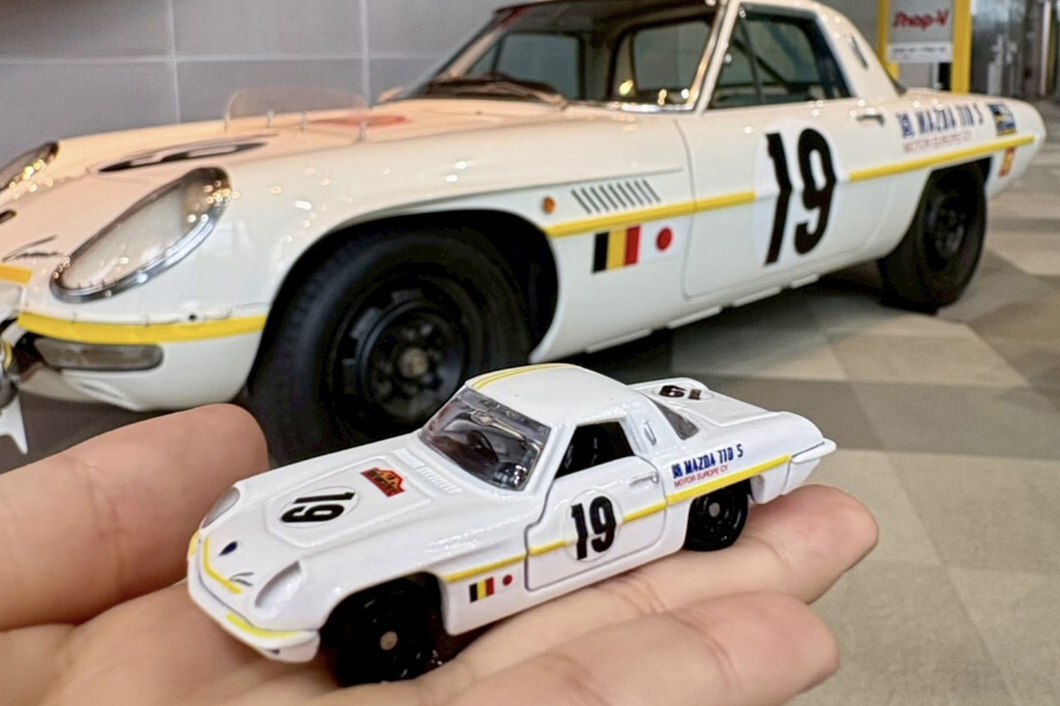 「マラソン・デ・ラ・ルート」に参戦したマツダ・コスモスポーツのトミカ 〜 画像6