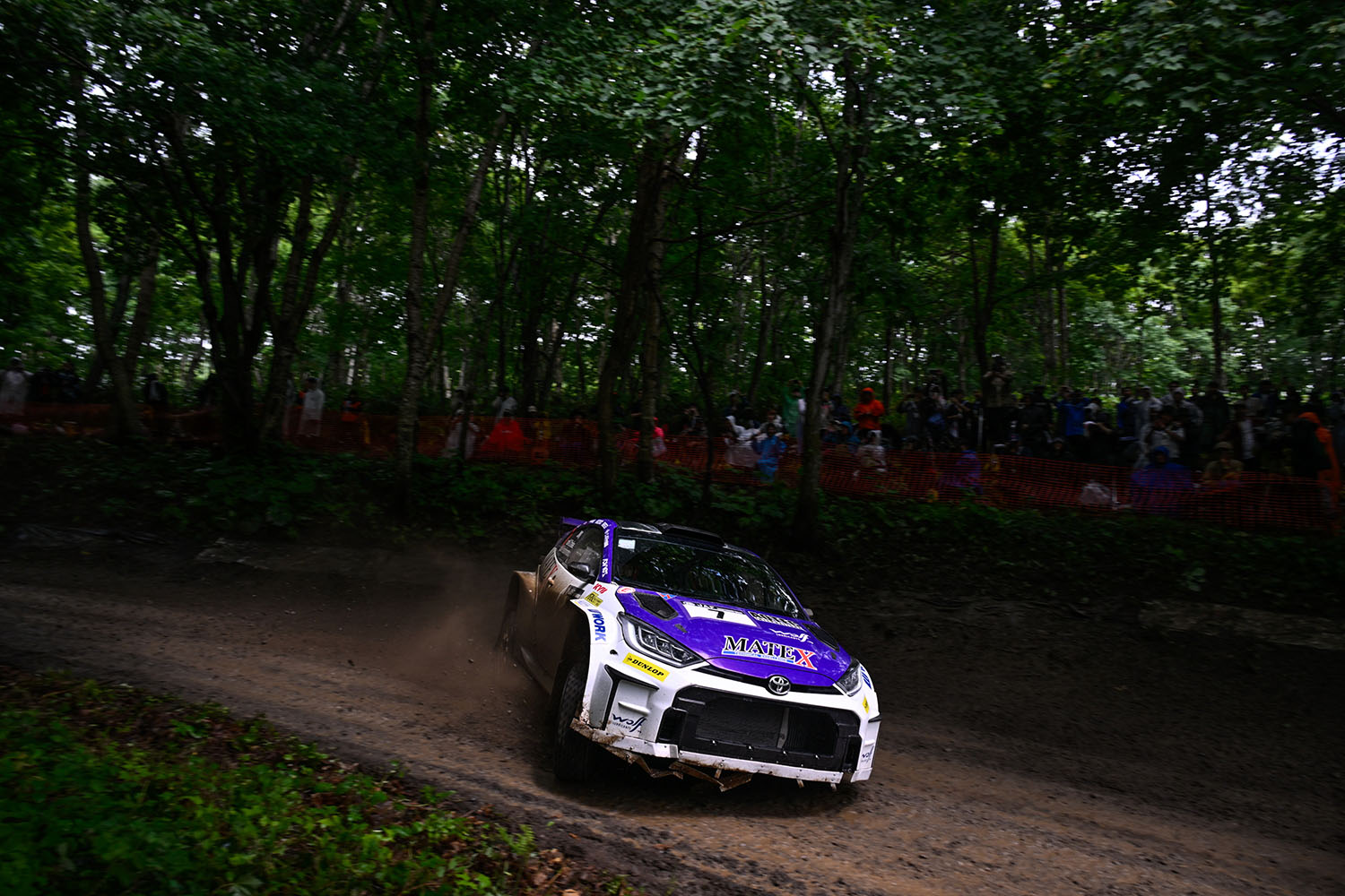 ZEUS AUTOMOTIVE CLUB SPORTSのGRヤリスRally2