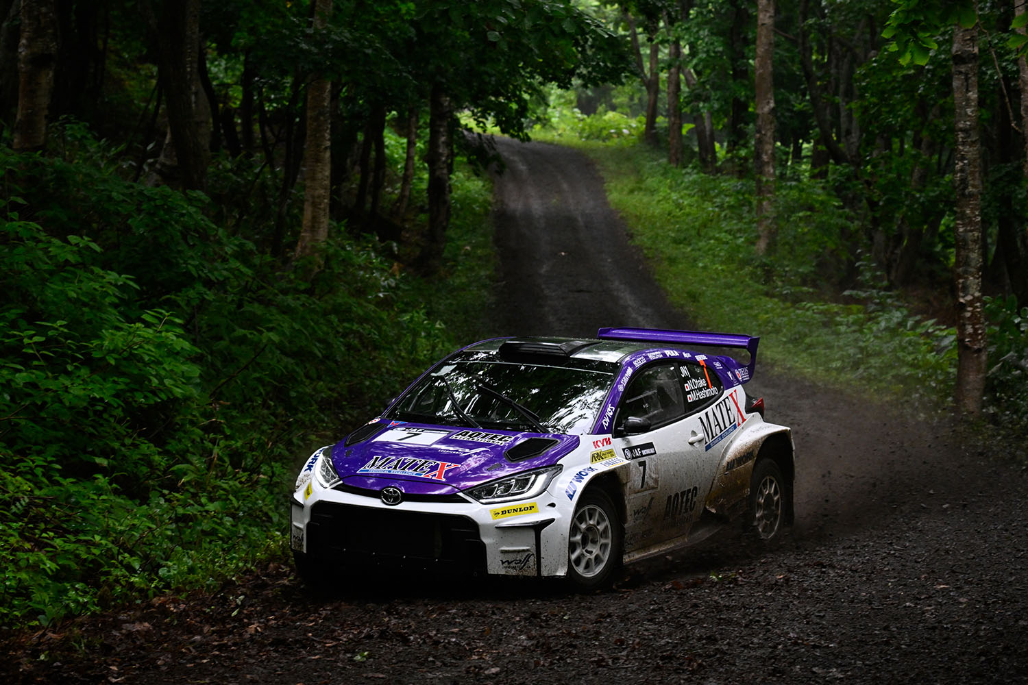 ZEUS AUTOMOTIVE CLUB SPORTSのGRヤリスRally2
