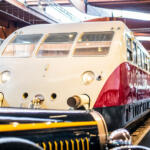 鉄道のおかげで世界恐慌を乗り越えたってマジか！　ハイパーカーでお馴染みのブガッティが作った怪物高速列車「オートレール」とは