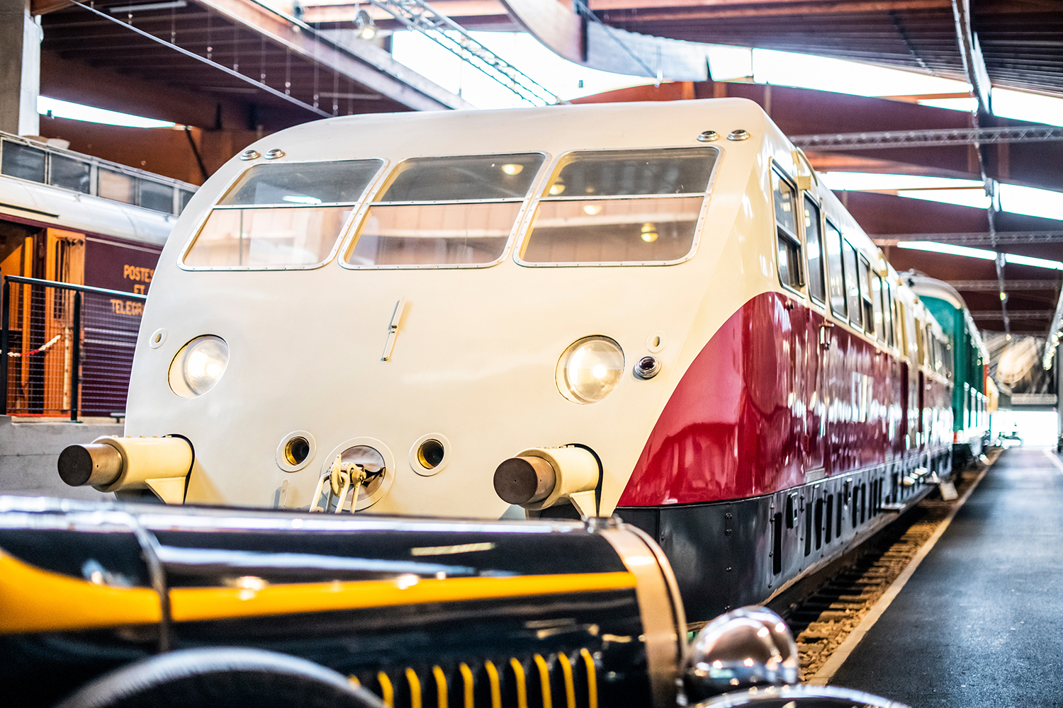最高級車用の超巨大エンジンを流用した怪物鉄道「オートレール」とは