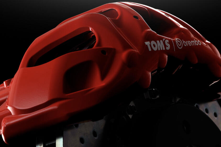 このゴツいブレーキは……なんとSUV用！　トムス×ブレンボのブレーキキットならヘビー級の大型SUVでも安心!!