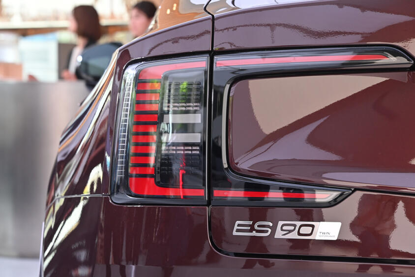 ボルボの新型フラッグシップ「ES90」のデザインは10年前に誕生していた!?　「コンセプト40.2」と「ES90」の関係性