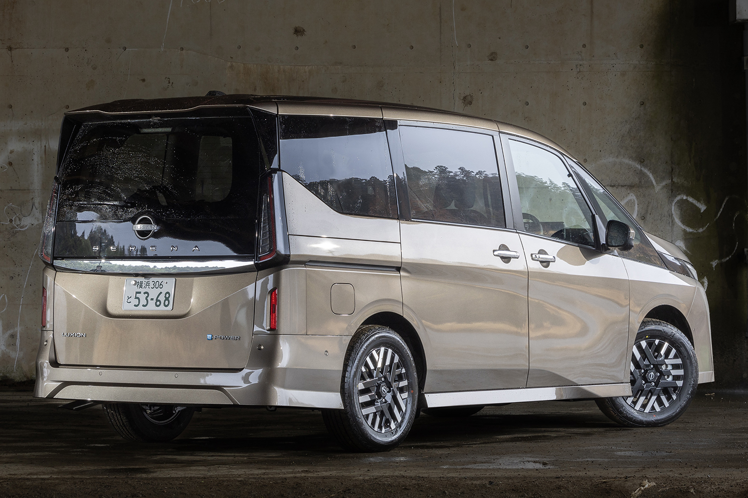 日産セレナのリヤスタイリング