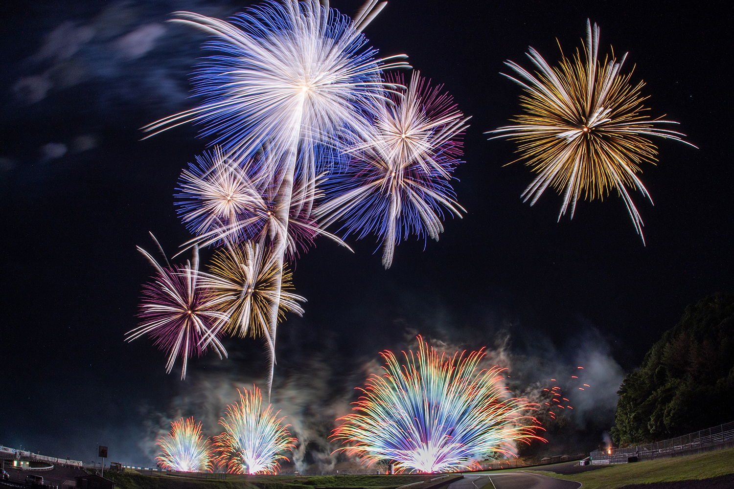 岡山国際サーキットが開催する花火大会がまるで夏フェスだった 〜 画像6