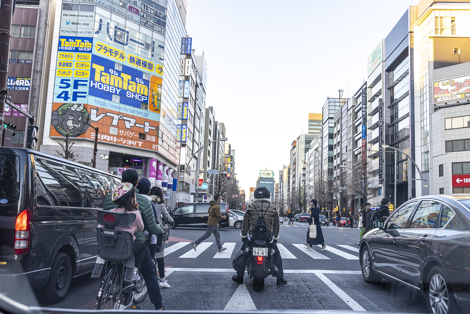 街なかの混雑した状況下での運転 〜 画像20