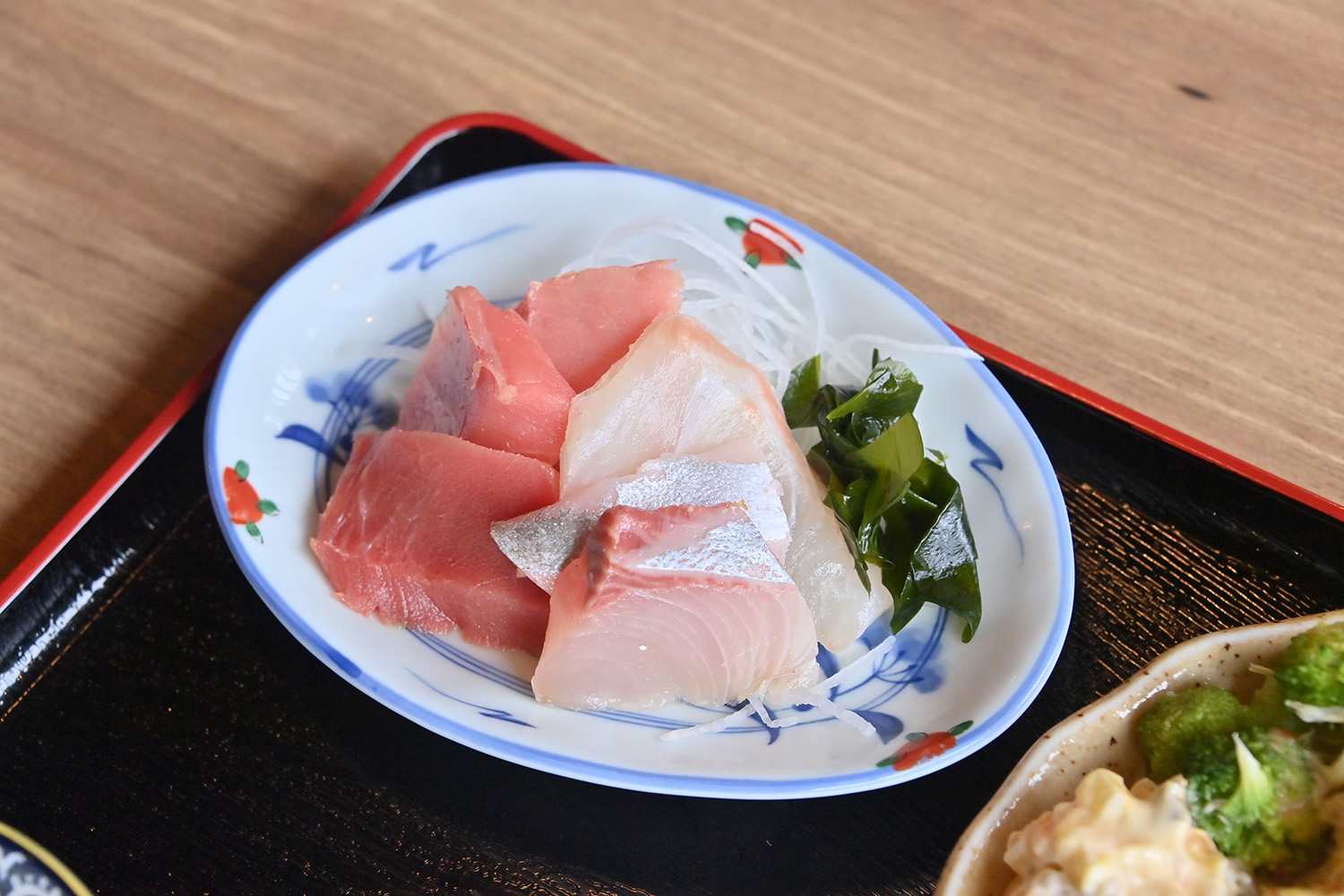 八福食堂の刺身