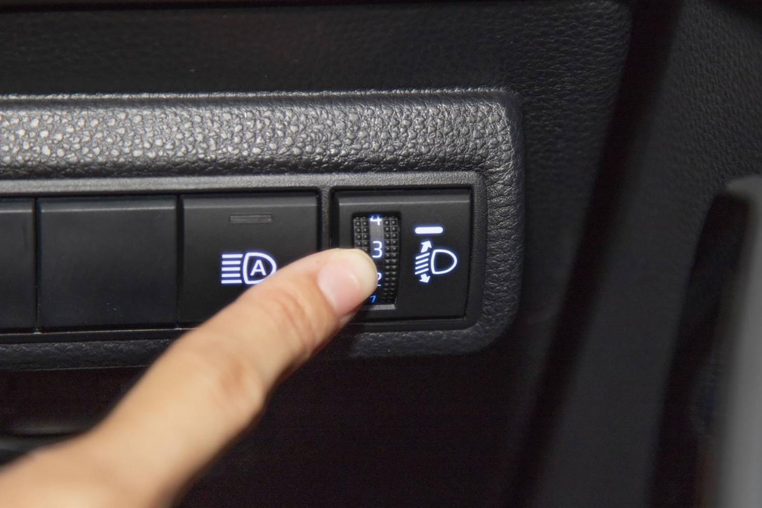 光害車にならないためのハイビームの正しい使い方と最新ヘッドライト事情とは 〜 画像20