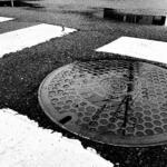 【画像】赤い道路に水しぶきが上がらない道路！　クルマの安全のために進化する「舗装」の最前線 〜 画像14