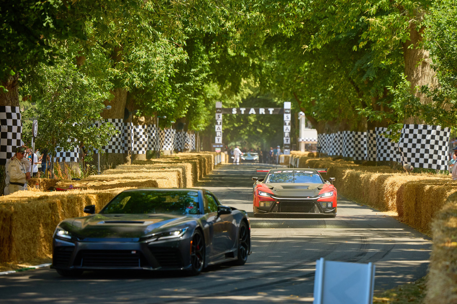 グッドウッド・フェスティバル・オブ・スピード2026のヒルクライムに参加したGR GTとGR GT3