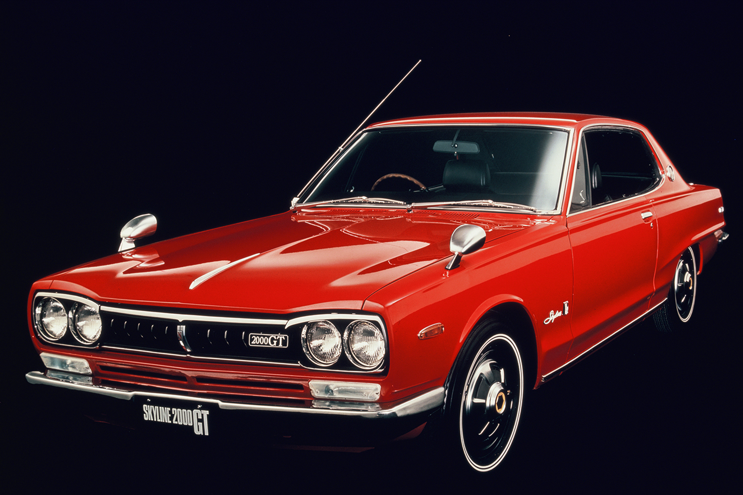 日産スカイラインのフロントスタイリング