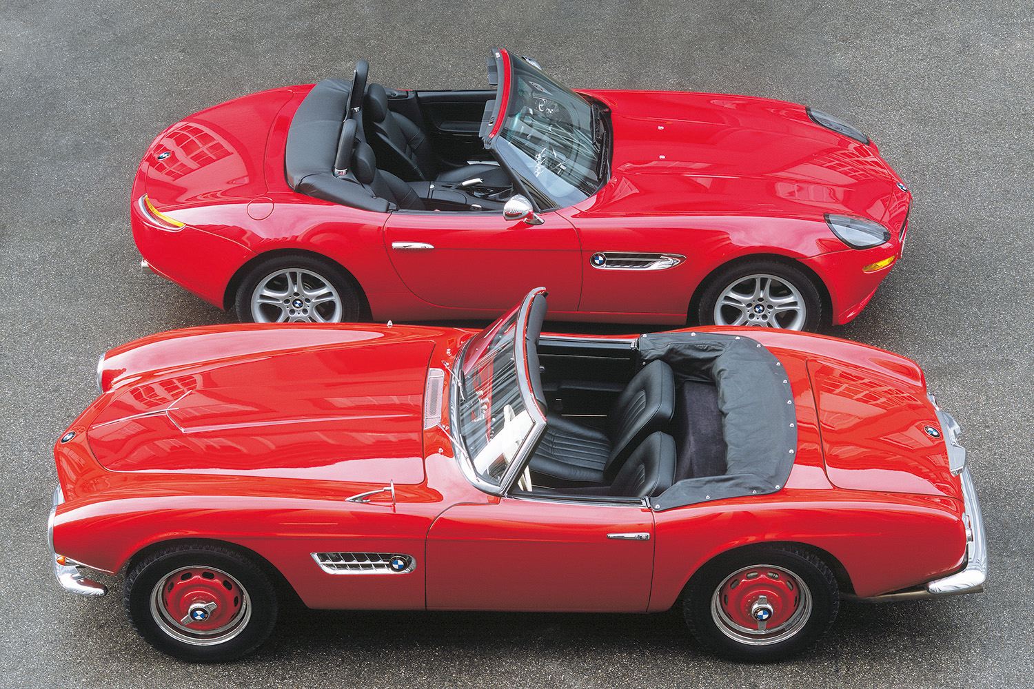 BMW 507とZ8のサイドビュー