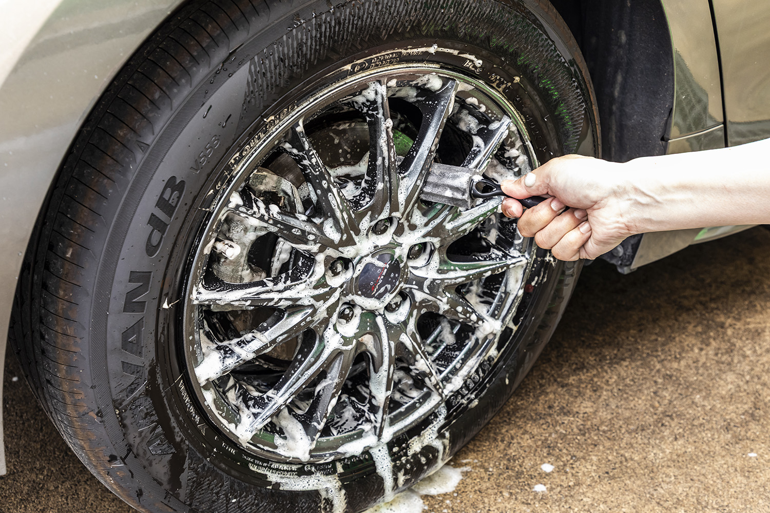 プロが教える足まわり洗車の正解と「本当に使える」人気アイテム 〜 画像10