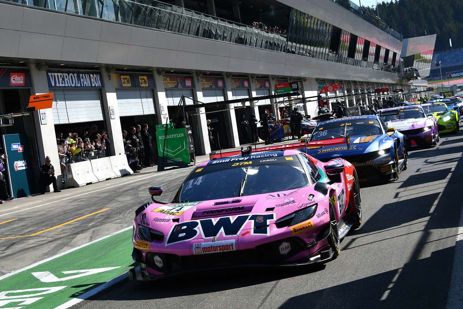 DTMにはレース以外のお楽しみがいっぱいあった【みどり独乙通信】