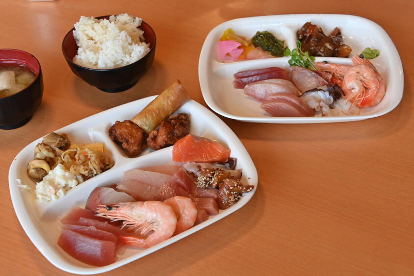 まさかの本マグロに生エビにイクラまで食べ放題！　これで3300円って「漁港食堂」の海鮮バイキングがヤバすぎる!!　【Ｐ専食堂】
