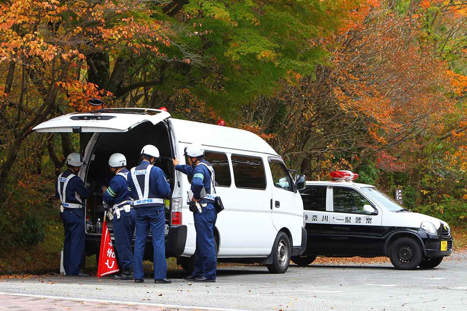 30km/hオーバーぐらいなら撮られないから……は古すぎる考え！　最新鋭の移動オービスと判別しにくい覆面パトカーで警察も本気!!