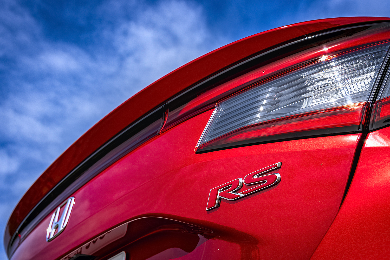 ホンダ・シビックe:HEV RSのリヤエンド 〜 画像6
