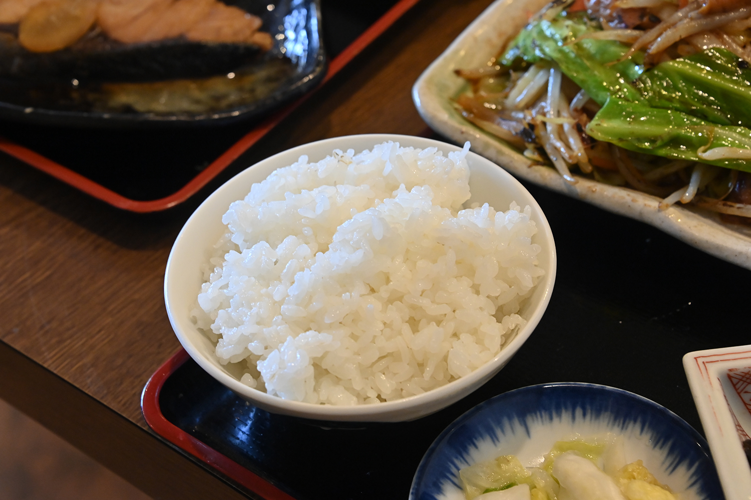 田園食堂うめやの半ライス