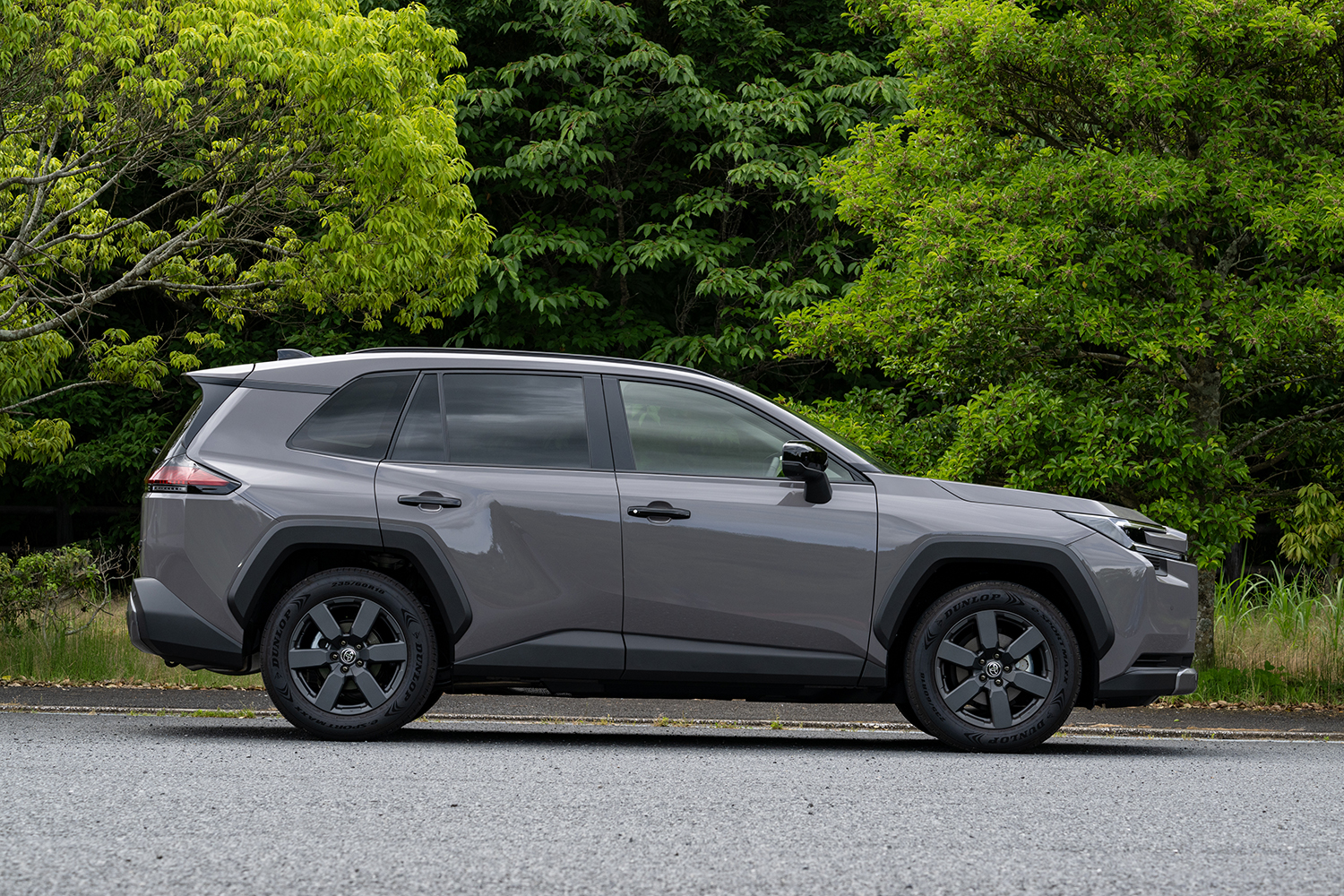 トヨタRAV4のサイドビュー 〜 画像2