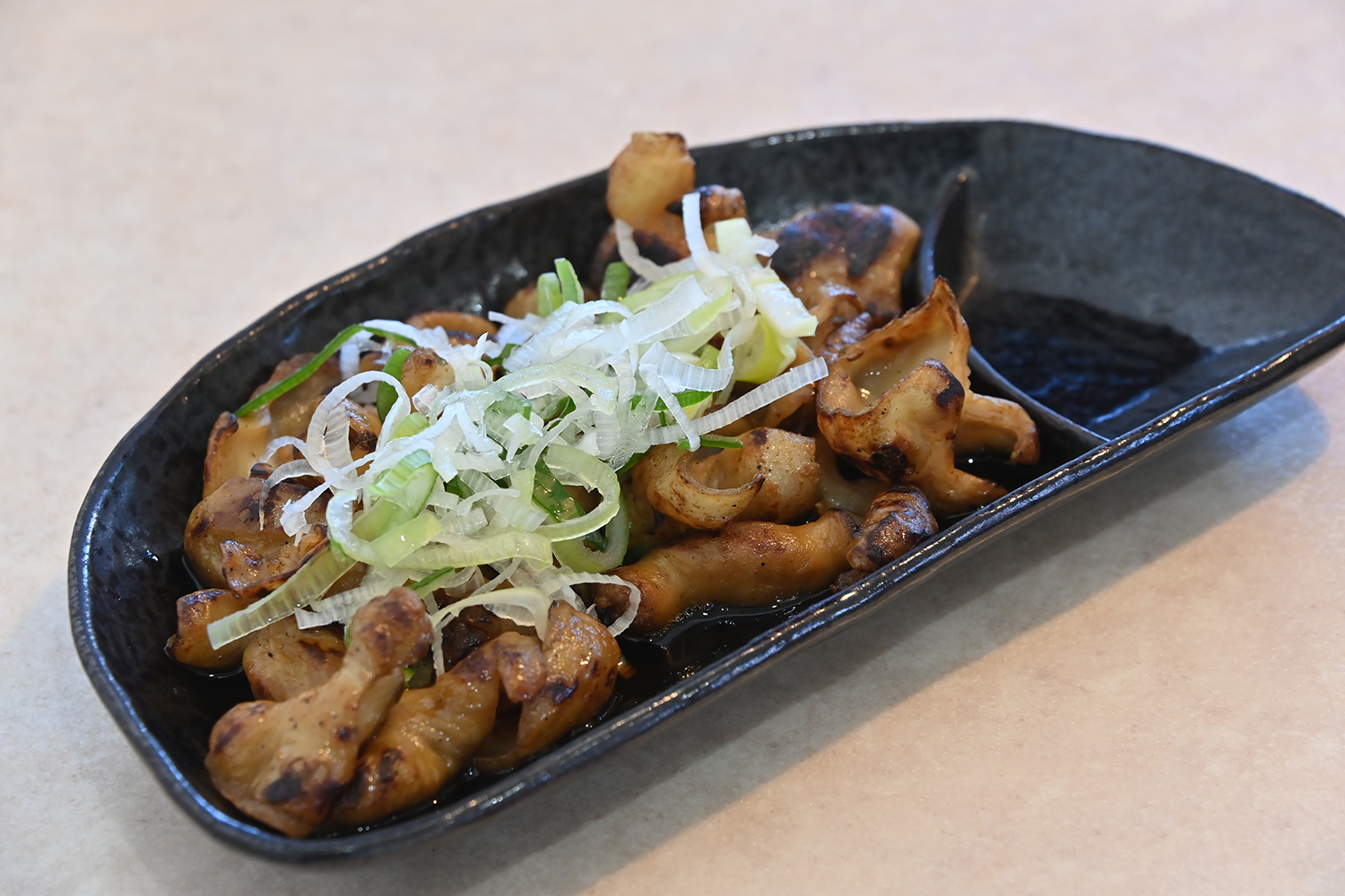もつ定食の店の「焼き豚もつ煮」