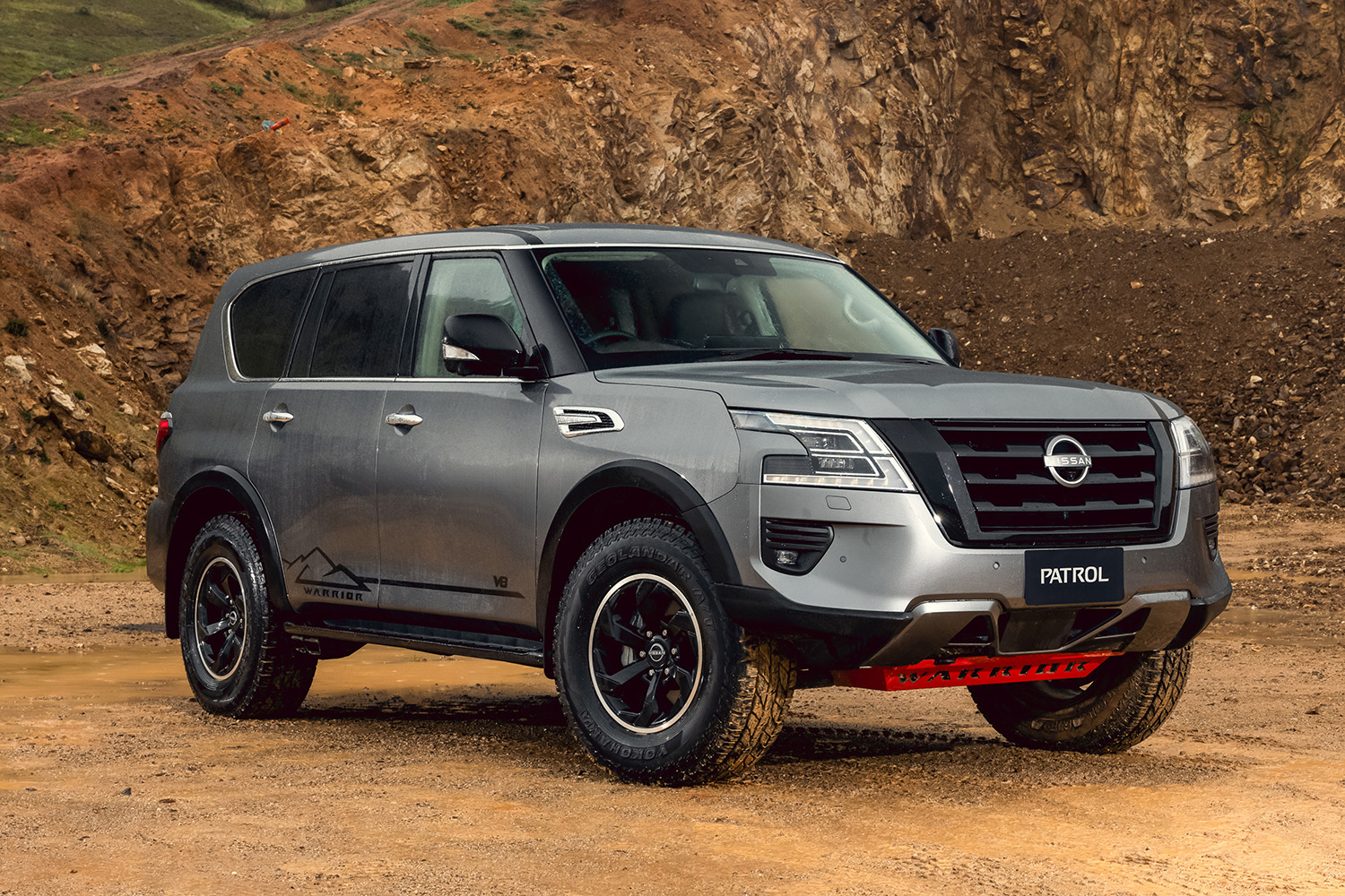 日産パトロール・ウォリアーのフロントスタイリング