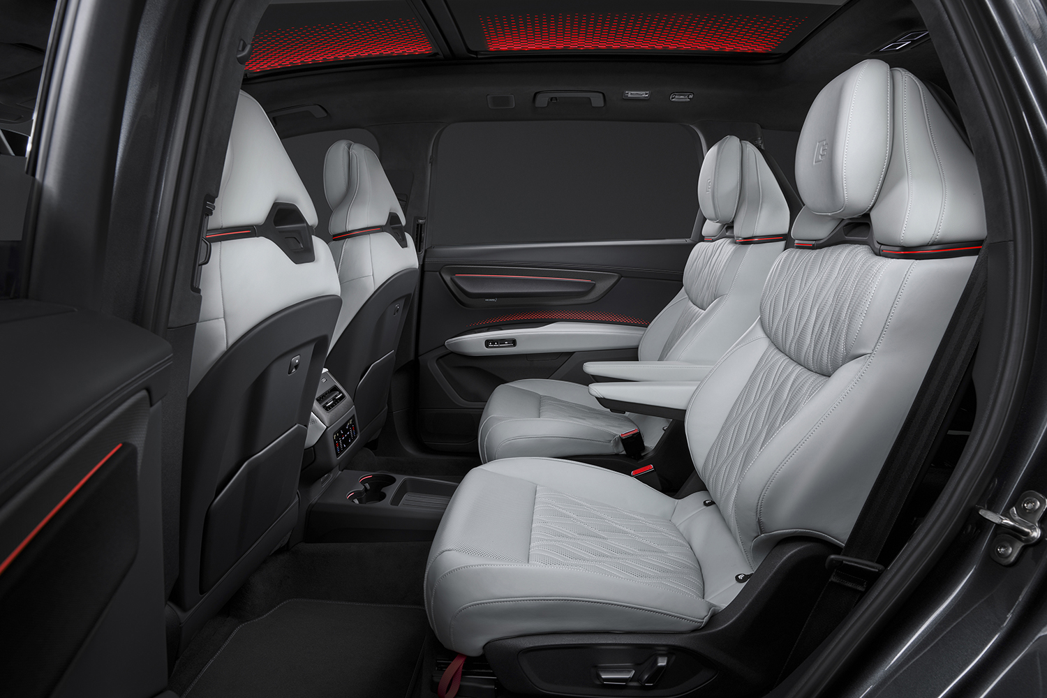 新フラッグシップＳＵＶ「Ｑ９」は約2000万円から 〜 画像4
