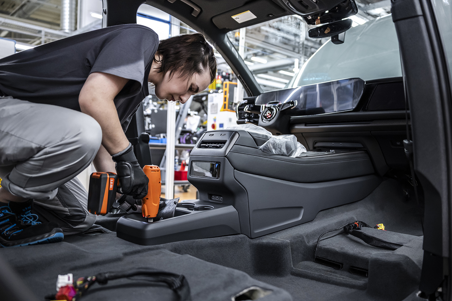 新フラッグシップＳＵＶ「Ｑ９」は約2000万円から 〜 画像7