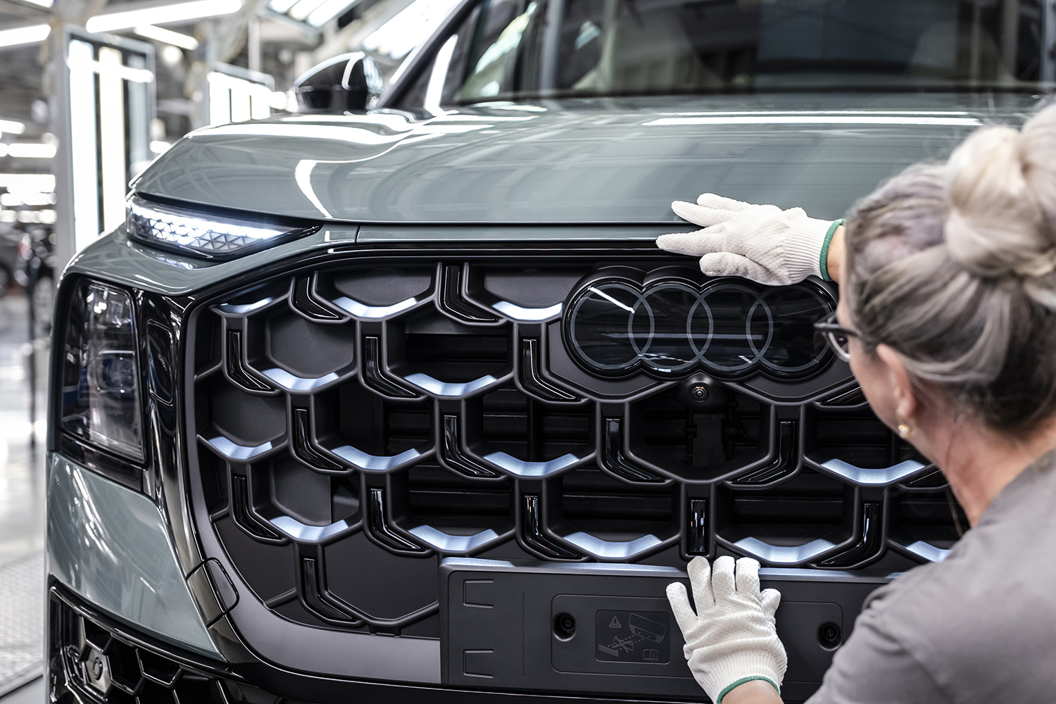 新フラッグシップＳＵＶ「Ｑ９」は約2000万円から 〜 画像20