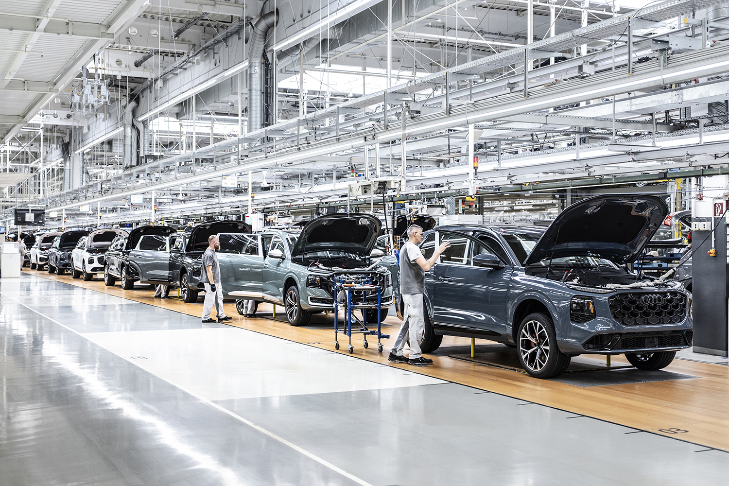 新フラッグシップＳＵＶ「Ｑ９」は約2000万円から 〜 画像27
