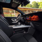 【画像】メルセデス・ベンツでもっとも売れてるＳＵＶがフルモデルチェンジ！　新型ＧＬＡは光るグリルのＥＶと新開発システム採用のハイブリッドの２段構え 〜 画像36