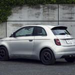 【画像】ミニ×ポール・スミスとか500e×アルマーニって普通に乗っちゃ恥ずかしい!?　乗り手のセンスも問われる「ハイブランドコラボ車」と「歴史に残るアパレルコラボ車」大全 〜 画像14