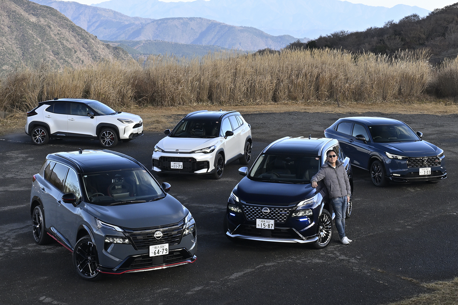 橋本洋平さんと日産エクストレイルニスモ、エクストレイルオーテック、トヨタ・カローラクロスGR SPORT、ヤリスクロスGR SPORT、ホンダヴェゼルRS