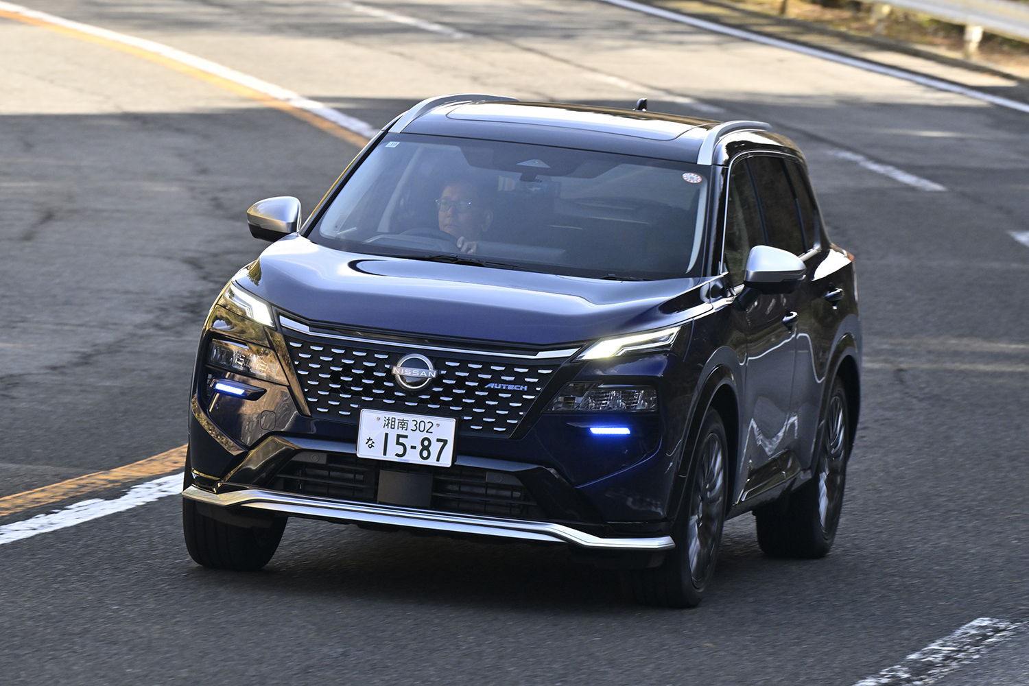 日産エクストレイルオーテックの走行シーン