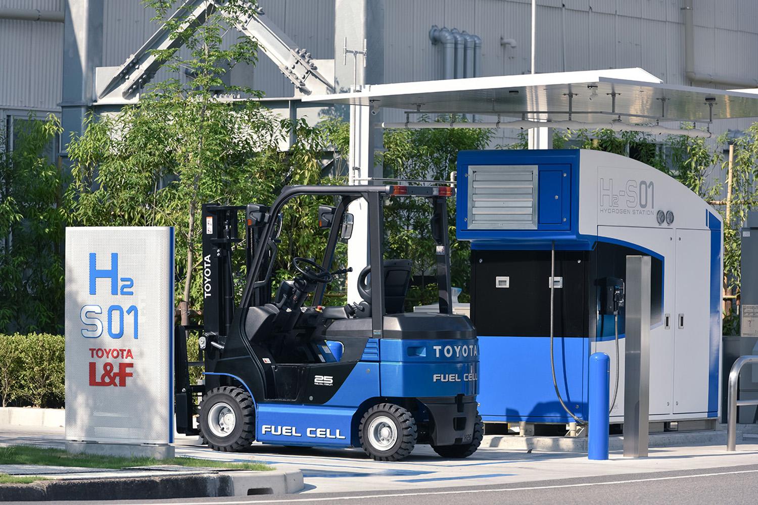 豊田自動織機の燃料電池フォークリフト 〜 画像3