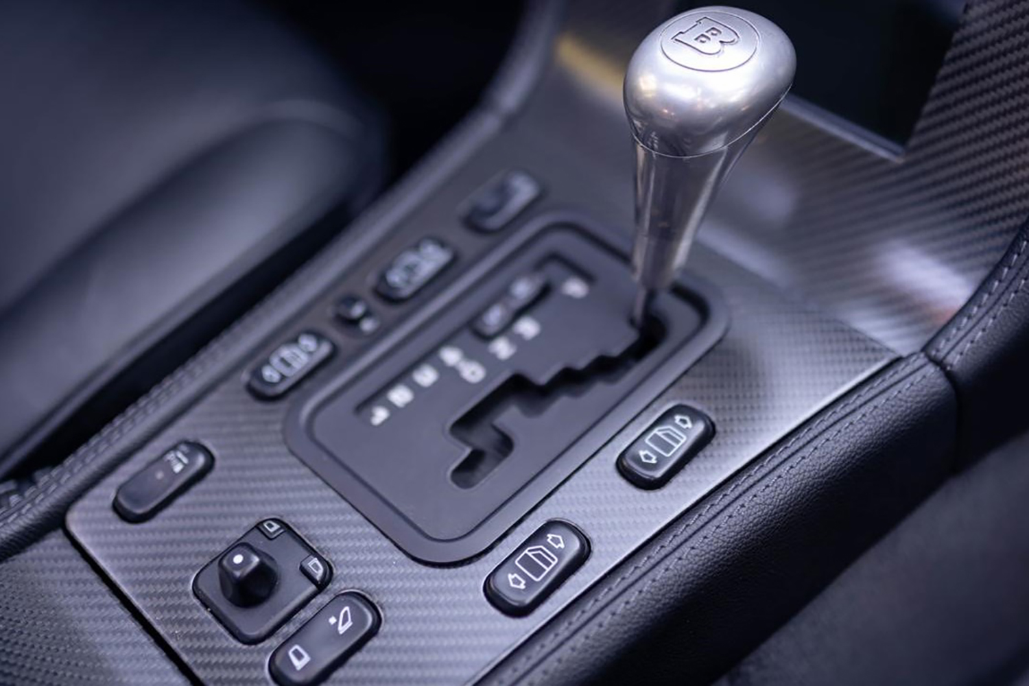 メルセデス・ベンツ EクラスにV12エンジンを押し込んだ「ブラバス E V12」 〜 画像8