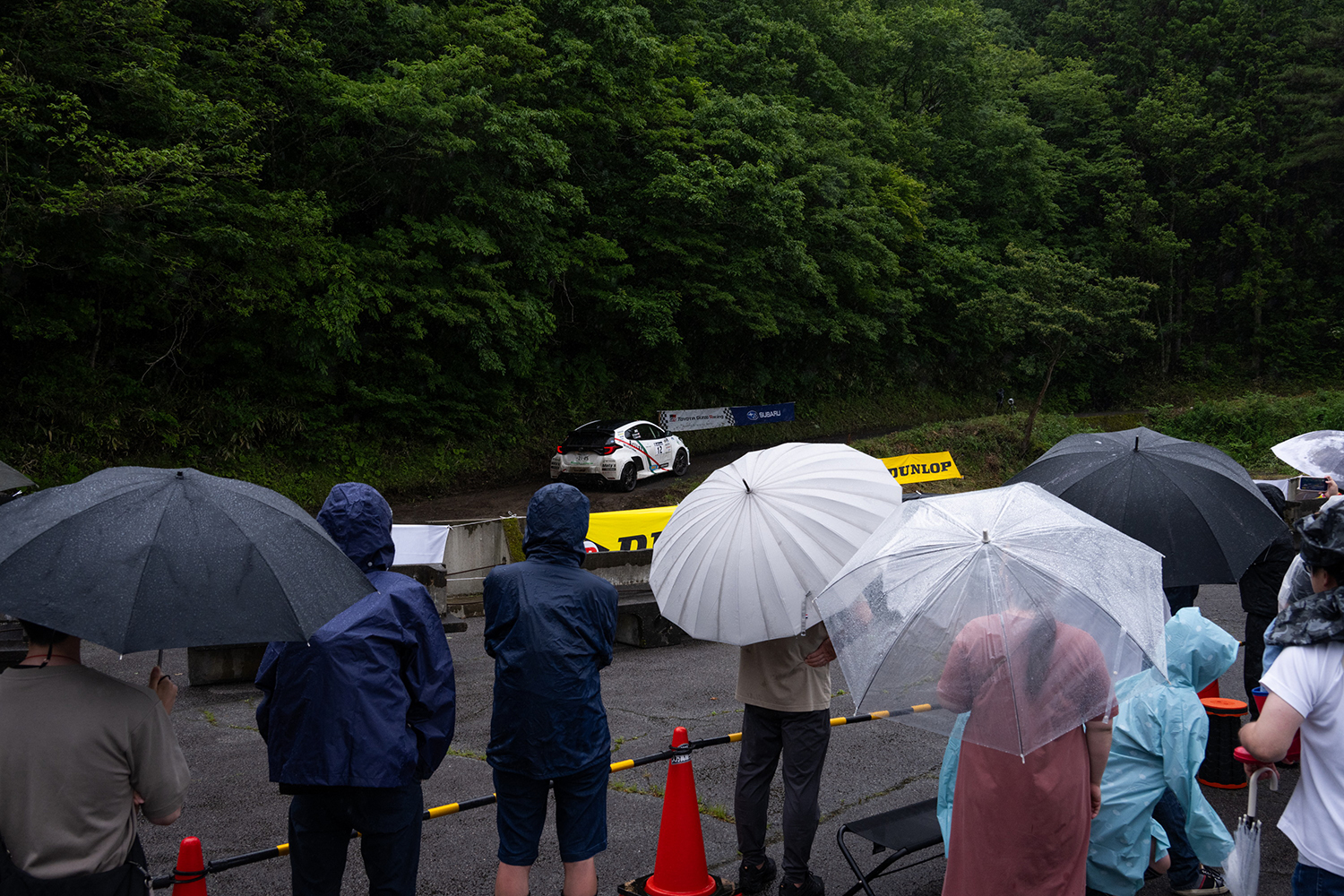 全日本ラリーの舞台裏で戦うメカニックに注目 〜 画像19