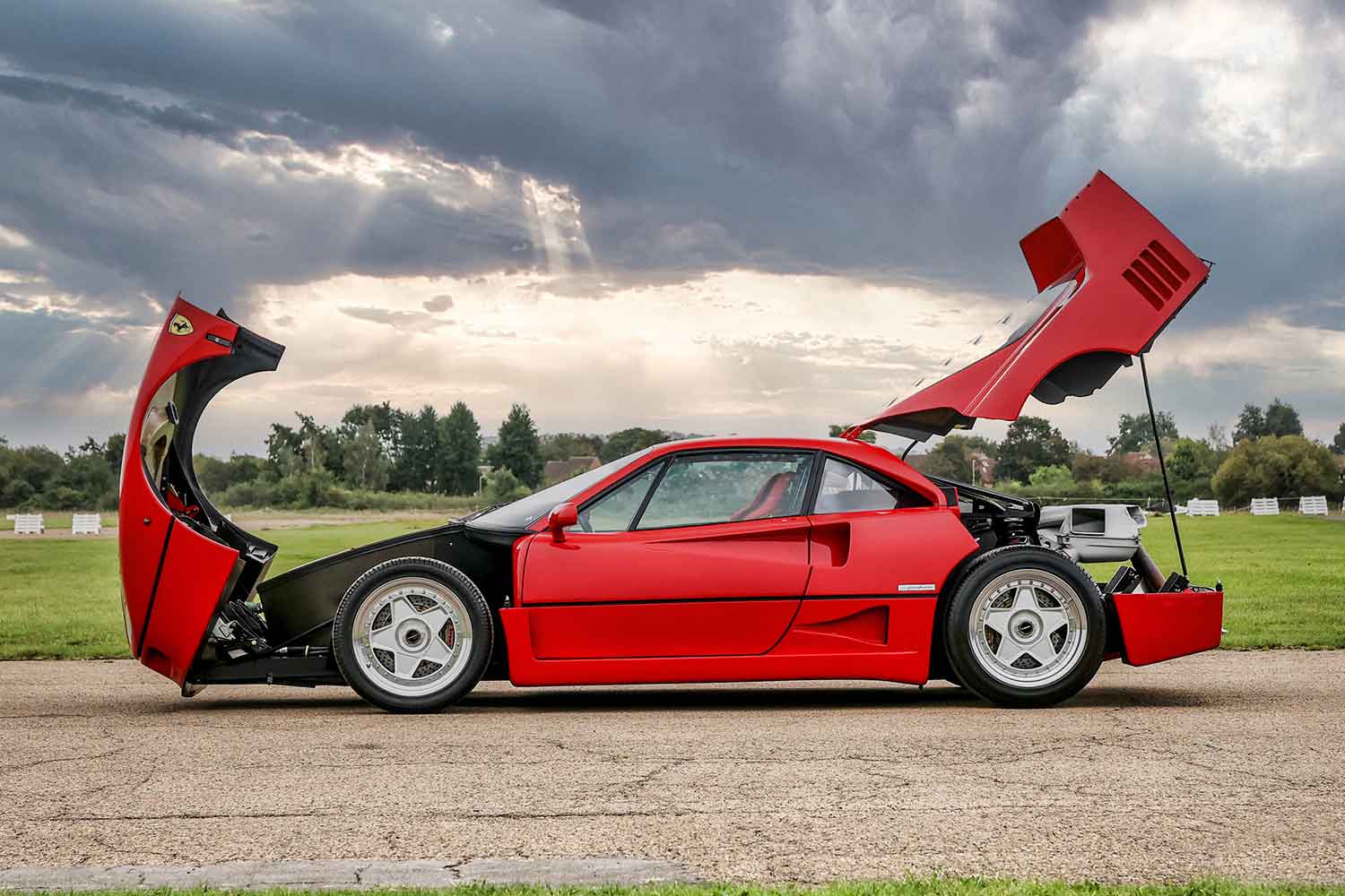 フェラーリF40 カウルオープン