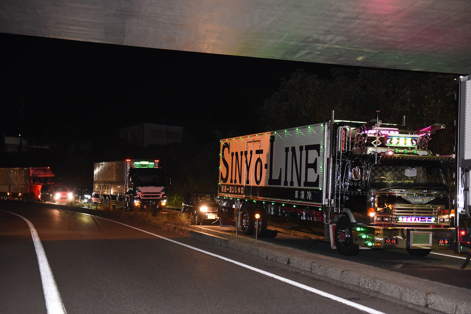 現役デコトラの仕事「3000kmの航海」に密着