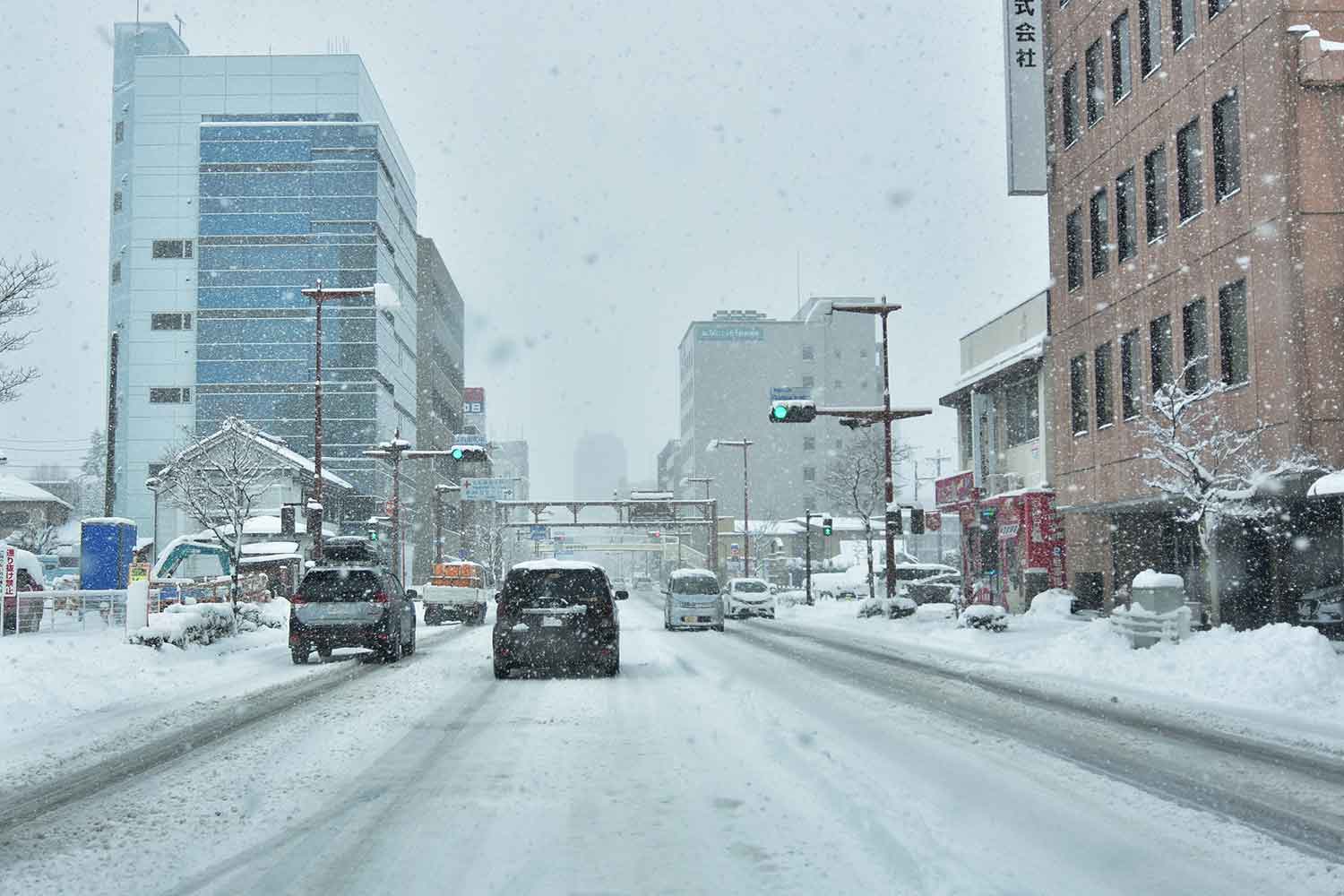 雪の日の市街地走行