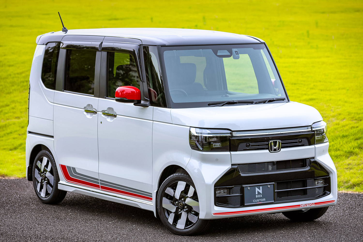 新型ホンダN-BOX スポーティスタイル 〜 画像14
