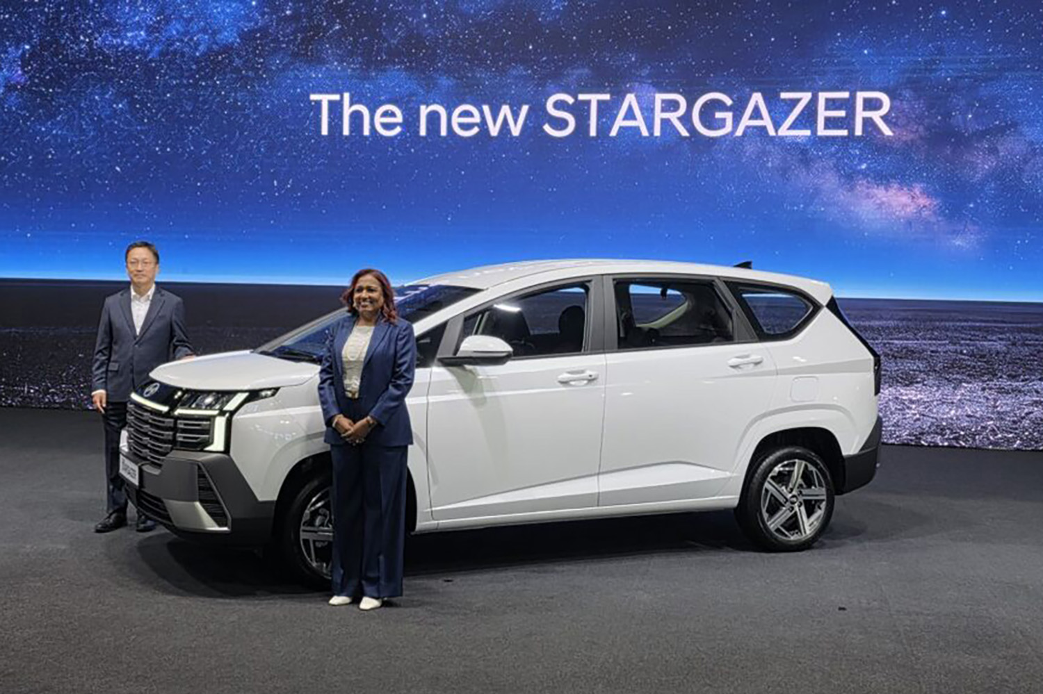 急きょ新型車を発表って異例中の異例！　マレーシアのモーターショーで韓国ヒョンデが開催４日目に新型「スターゲイザー」を発表の真意とは？